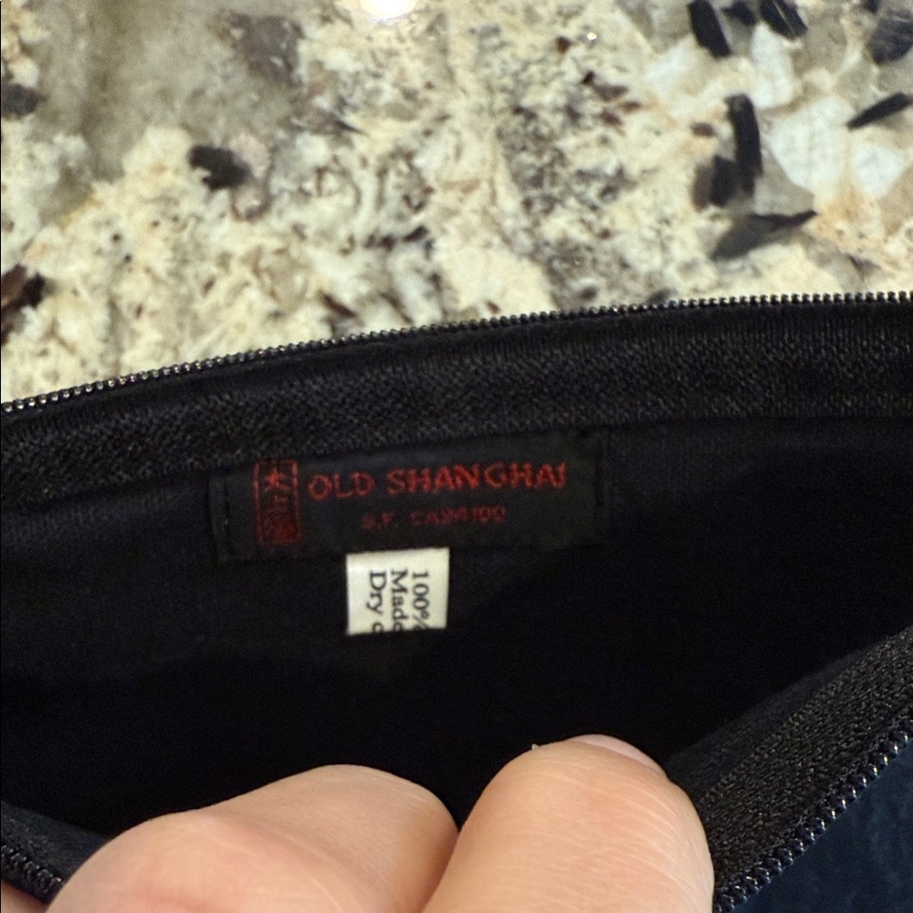 100% Silk Elegant Black Clutch - Picture 3 of 4